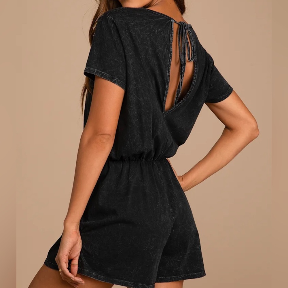 Casual Washed Black Short Sleeve Romper - brand new !